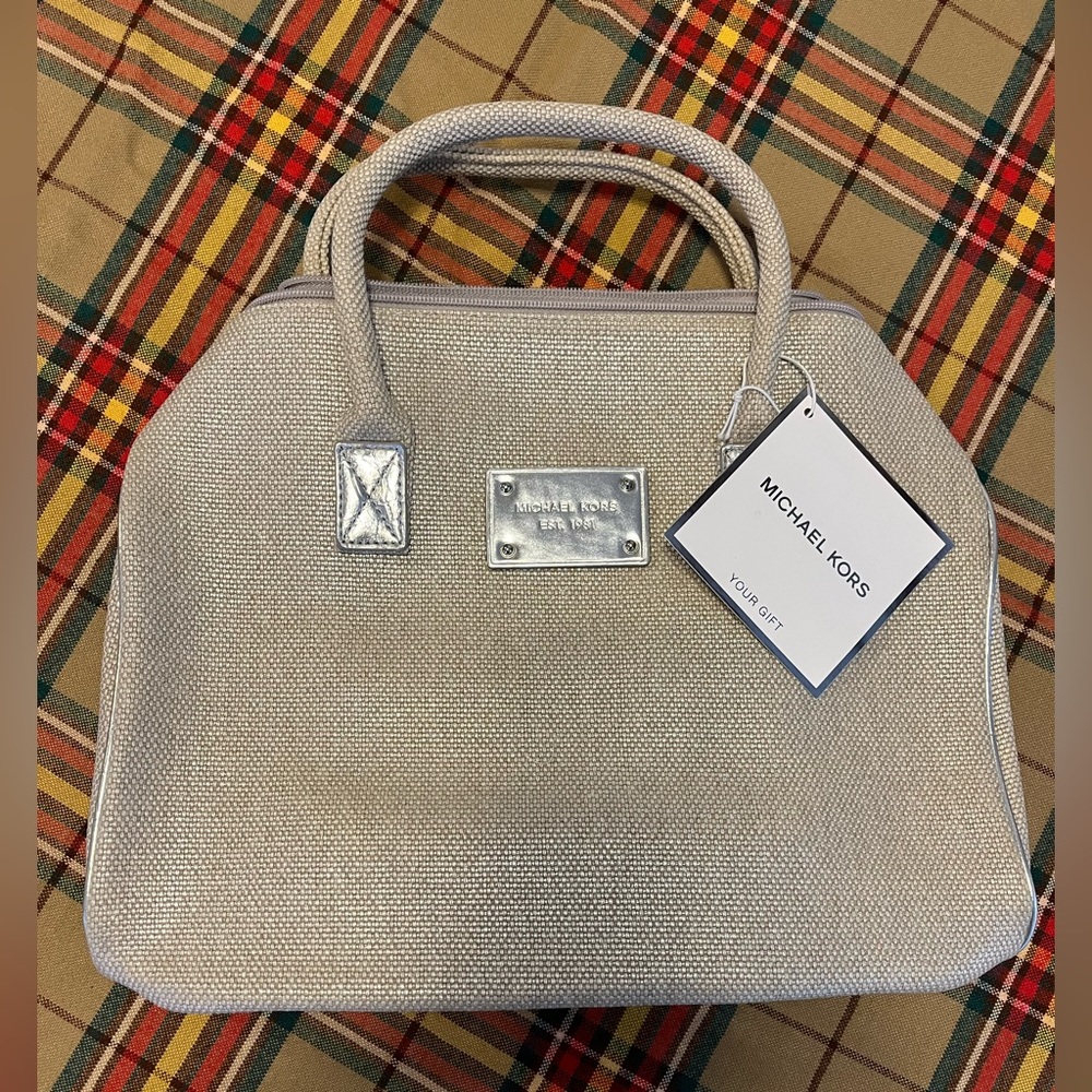 Michael Kors tote. Received as a gift. New. Never used.